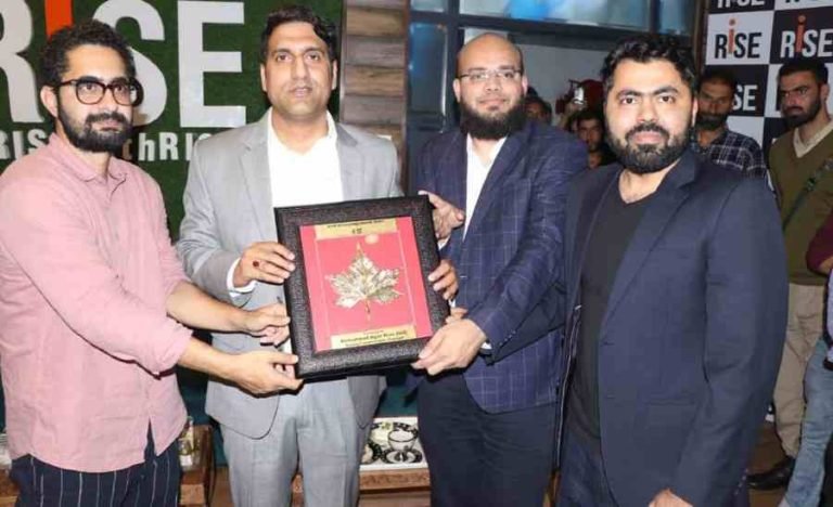 DC Srinagar felicitates IIT-JEE, NEET and JKBOSE toppers