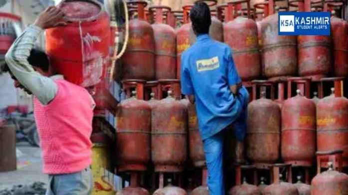 Good News! Commercial LPG gas cylinders prices cut by Rs 100: check latest rates here