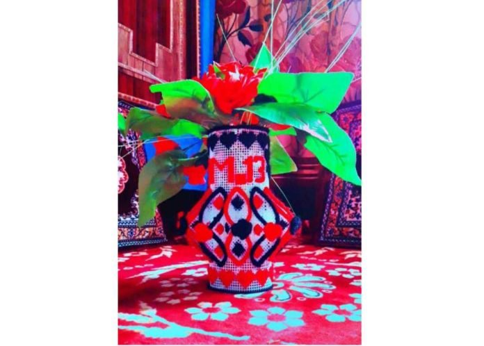 Kulgam girl’s hand-knitting skills make her financially independent