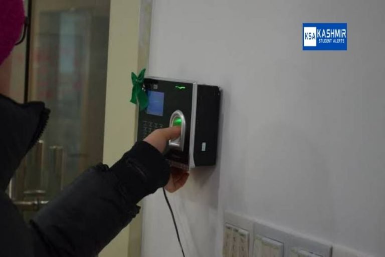 ‘Many employees of School Edu Deptt not marking biometric attendance’