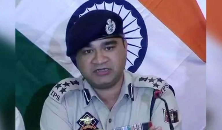 Security Situation Reviewed by IGP Kashmir in Baramulla and Sopore