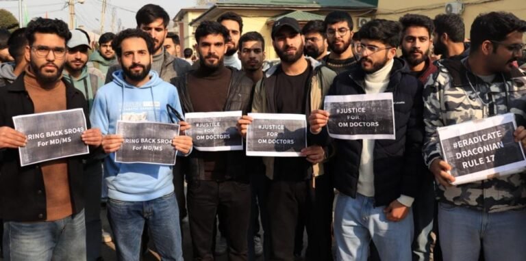 NEET PG Aspirants Stage Protest Against Reservation Policy in Srinagar